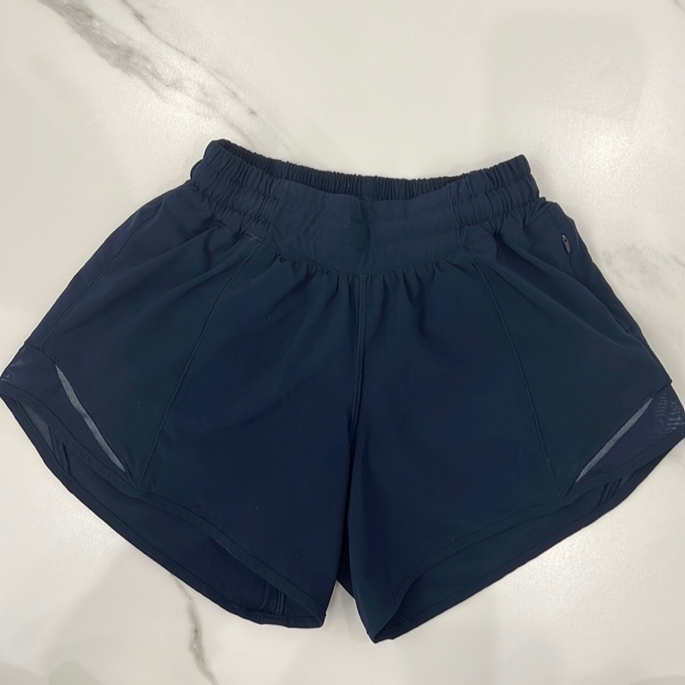 Lululemon Hotty Hot High Rised Lined Short 2.5” in Navy